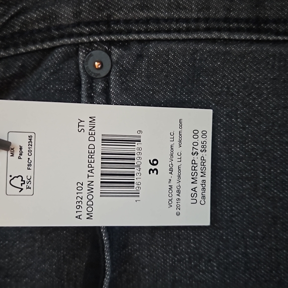 NWT Men's Grey Volcom "Modown Tapered Jean" Sz 36x30 - Picture 2 of 7